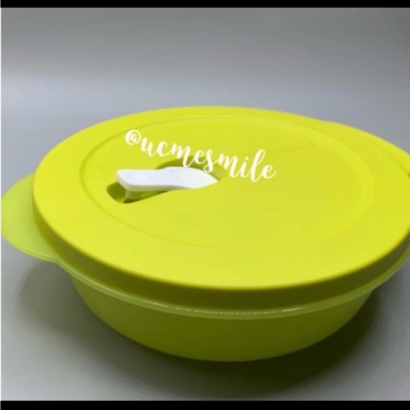 Tupperware CrystalWave Round Divided Container Set - Picture 4 of 6